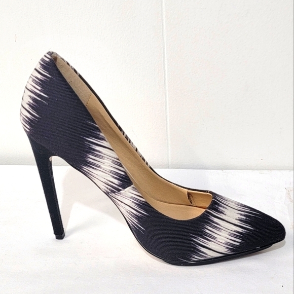 GX Gwen Stefani Ayame Women's Size 8 Black and White 5" Stiletto Heels - Picture 1 of 8